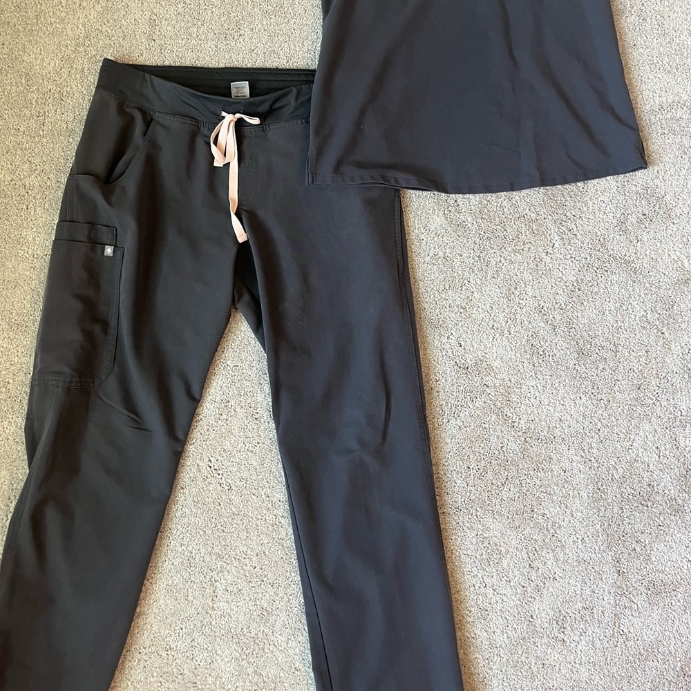 FIGS charcoal kade scrub pants